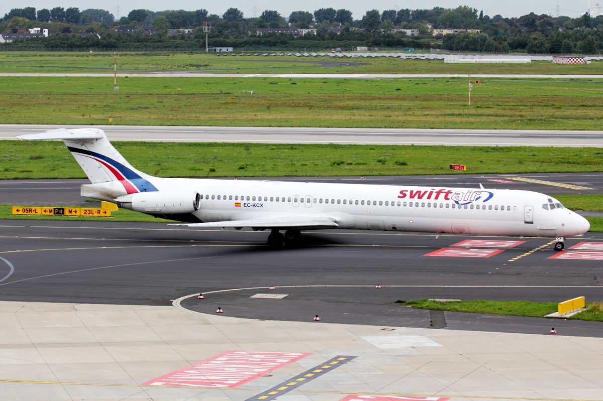 Swiftair EC-KCX rollt zum Start in Düsseldorf 29.8.2014