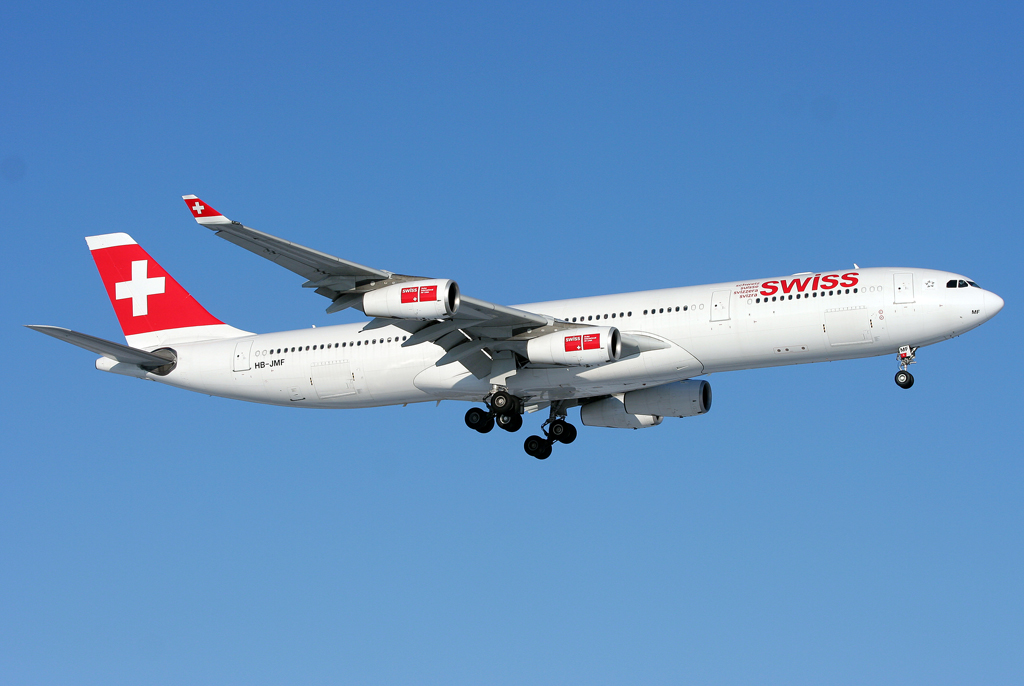 Swiss A340-300 HB-JMF im Anflug auf 16 in ZRH / LSZH / Zürich am 23.01.