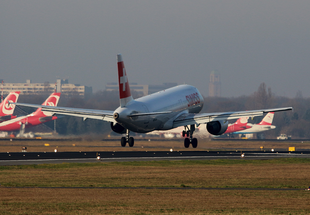 Swiss, Airbus A 320-214, HB-IJB, TXL, 26.03.2017