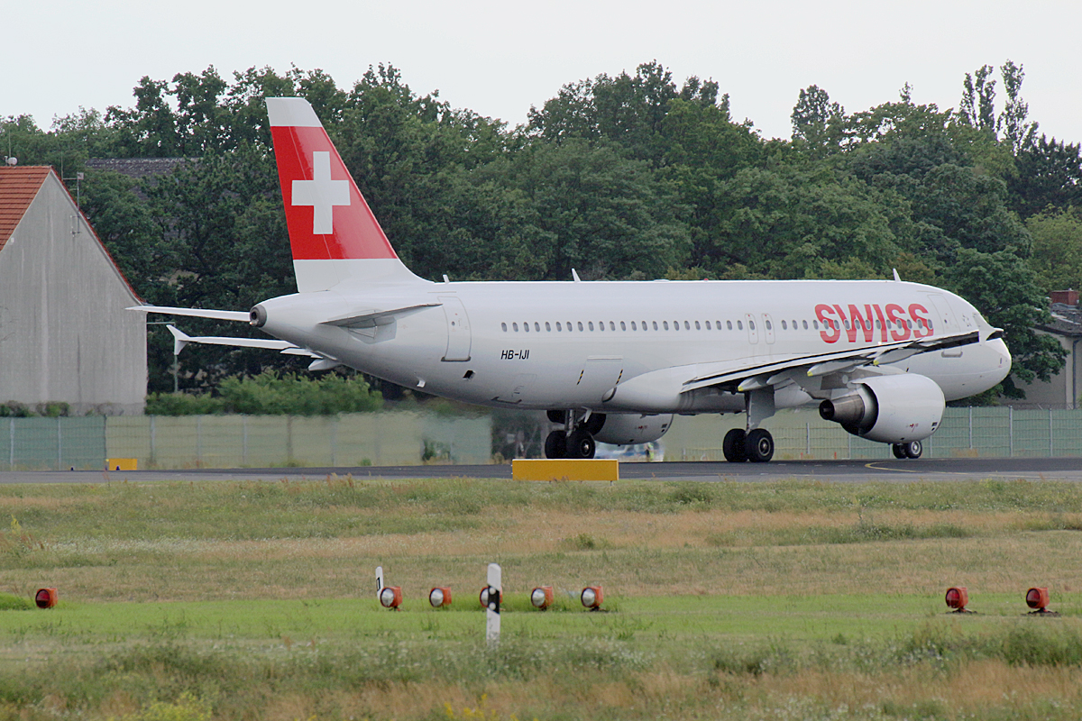 Swiss, Airbus A 320-214, HB-IJI, TXL, 03.07.2020
