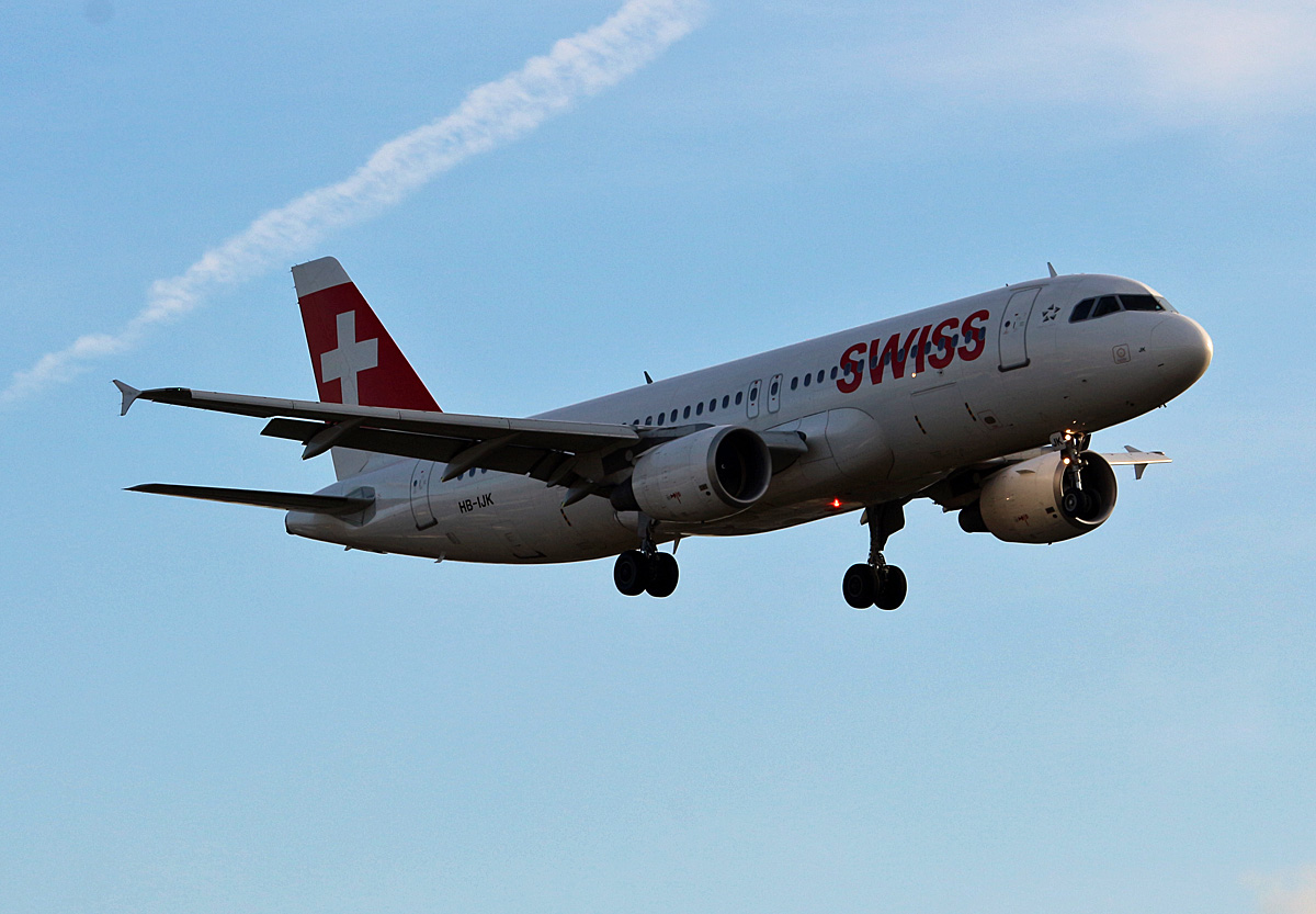 Swiss, Airbus A 320-214, HB-IJK, TXL, 10.12.2017