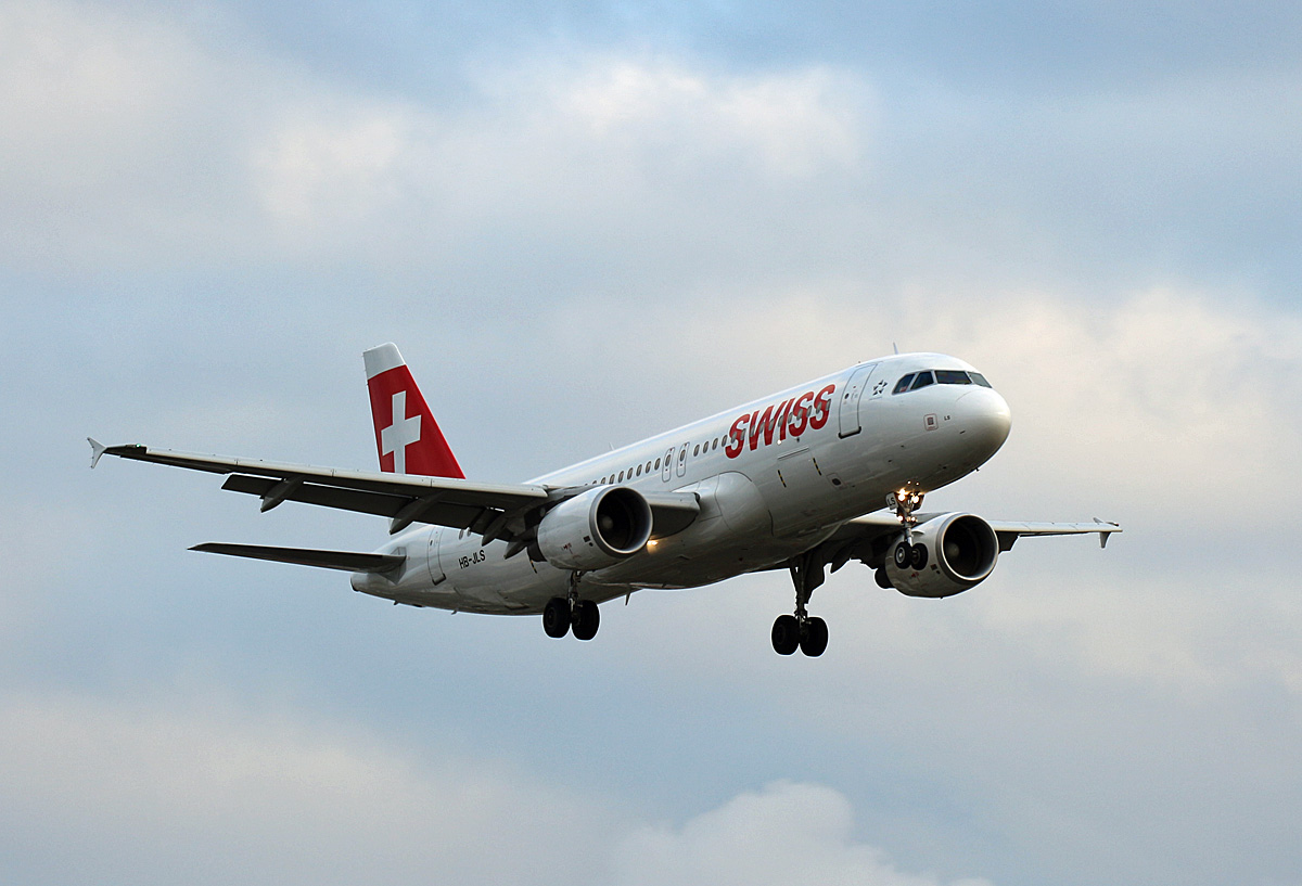 Swiss, Airbus A 320-214, HB-JLS, TxL, 07.11.2019