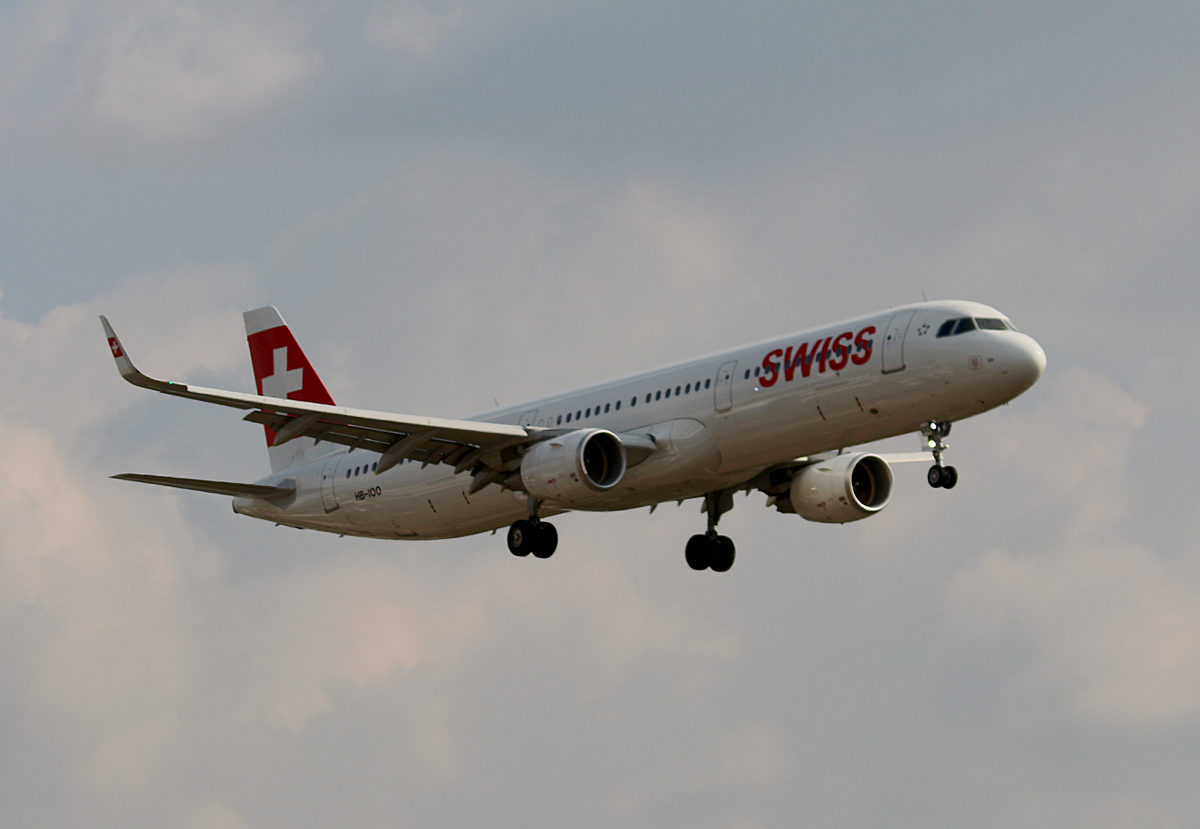 Swiss, Airbus A 321-211, HB-IOO, TXL, 23.09.2016