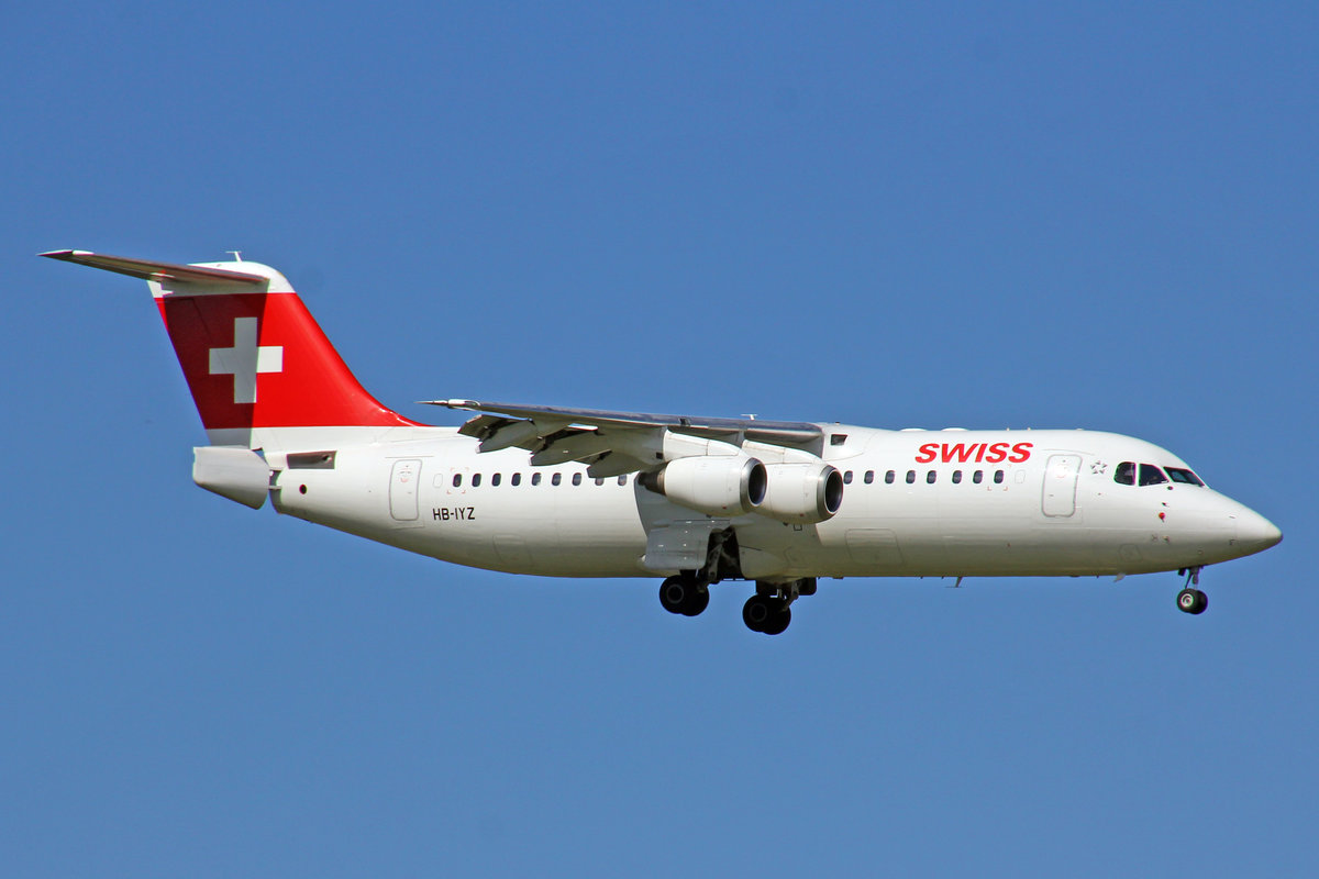 SWISS Global Air Lines, HB-IYZ, BAe Avro RJ100, 29.Juli 2017, ZRH Zürich, Switzerland.