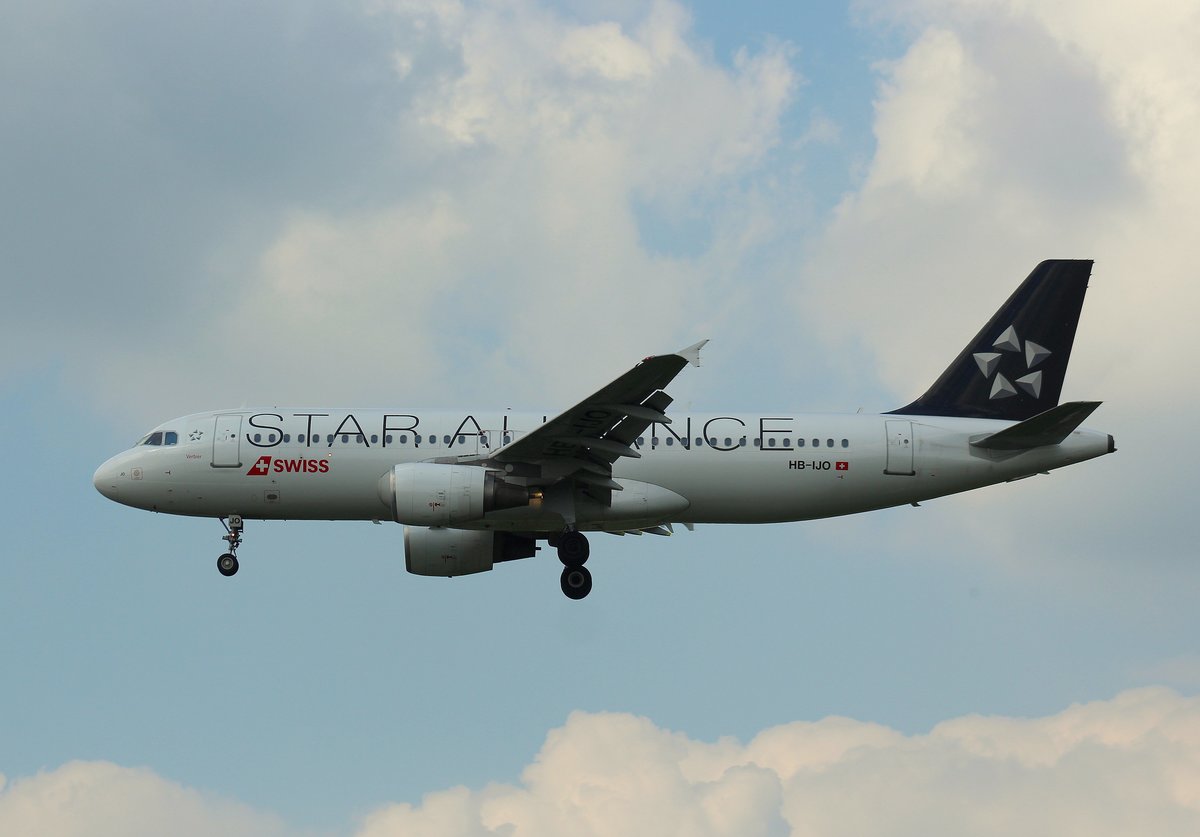 Swiss, HB-IJO,MSN 673, Airbus A 320-214, 20.05.2017, HAM-EDDH, Hamburg, Germany (Star Alliance livery & Name: Verbier) 