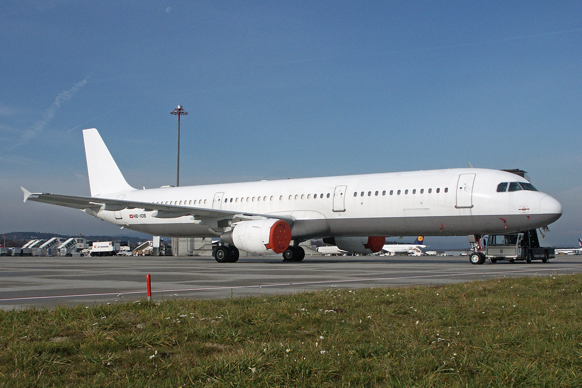 (SWISS), HB-IOB, Airbus A321-111, msn: 519, 15.November 2003, ZRH Zürich, Switzerland. 