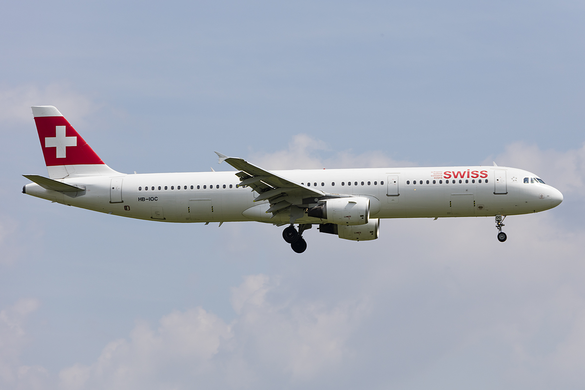 Swiss, HB-IOC, Airbus, A321-111, 25.05.2017, ZRH, Zürich, Switzerland 



