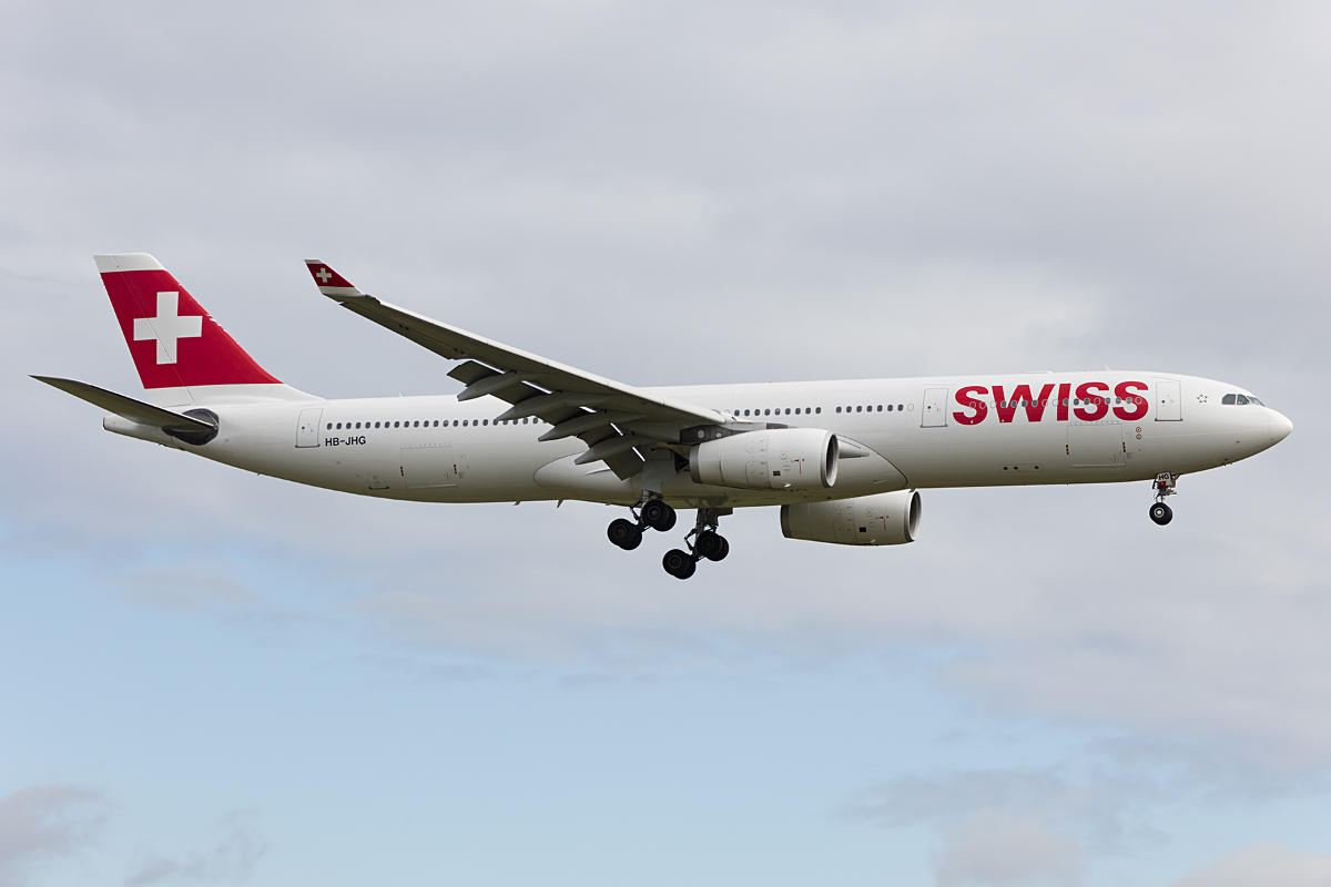Swiss, HB-JHG, Airbus, A330-343X, 03.10.2016, ZRH, Zürich, Switzerland




