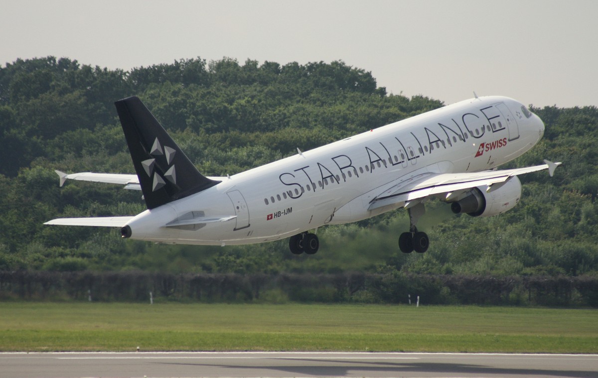Swiss, HB-JLM, (c/n 635),Airbus A 320-214, 14.07.2015, HAM-EDDH, Hamburg, Germany (STAR ALLIANCE cs.)