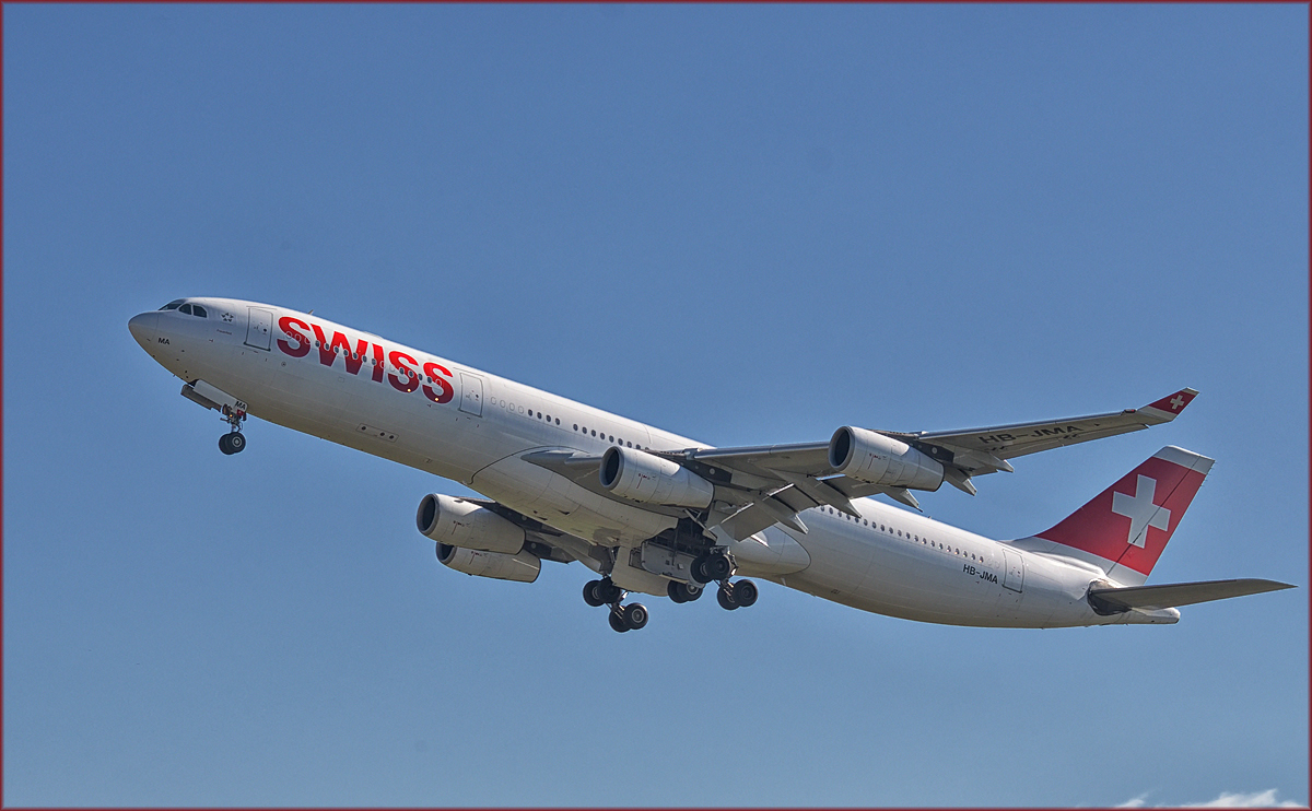 SWISS HB-JMA, Airbus A340-313 bei Trainingsflug auf Maribor Flughafen MBX. /12.10.2017