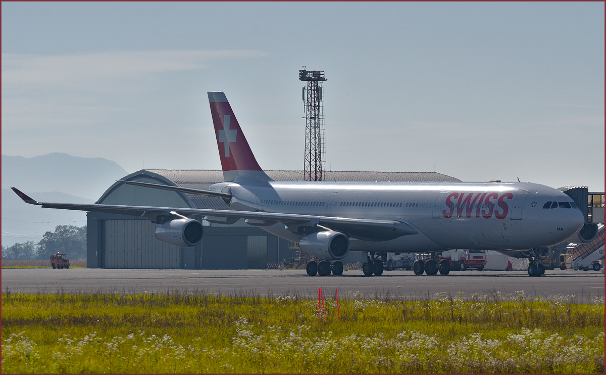 SWISS HB-JMA, Airbus A340 steht auf Maribor Flughafen MBX. /12.10.2017
