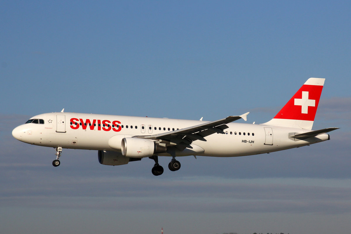 Swiss International Air Lines, HB-IJH, Airbus A320-214,  Dbendorf , 28.April 2016, ZRH Zrich, Switzerland.