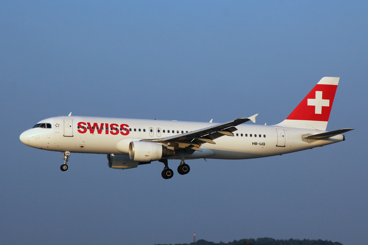 SWISS International Air Lines, HB-IJQ, Airbus A320-214,  Locarno , 31.August 2016, ZRH Zürich, Switzerland.