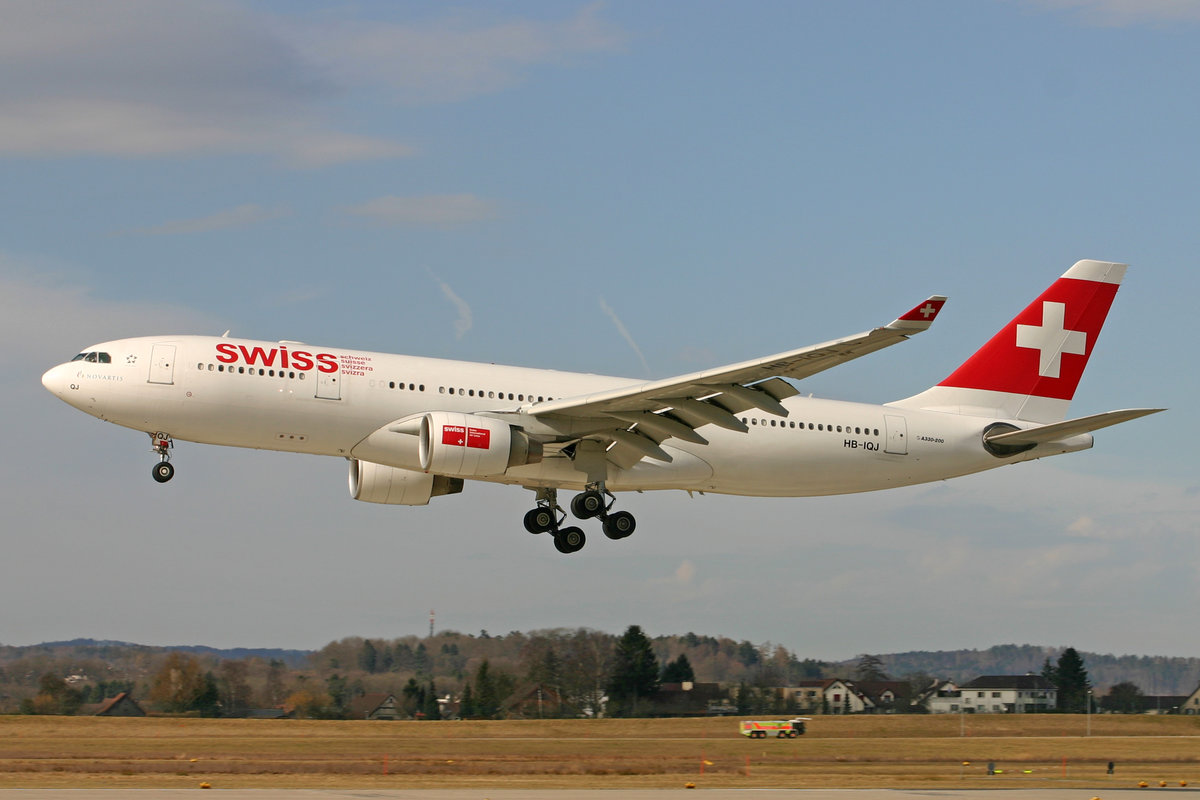 SWISS International Air Lines, HB-IQJ, Airbus A330-223, msn: 294, 27.März 2006, ZRH Zürich, Switzerland.