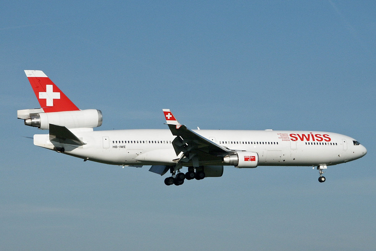 SWISS International Air Lines, HB-IWE, McDonnell Douglas MD-11, 19.September 2003, ZRH Zürich, Switzerland.