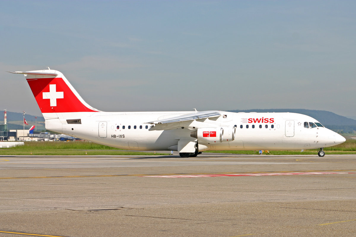 SWISS International Air Lines, HB-IXS, BAe Avro RJ100, msn: E3280, 10.Juni 2006, ZRH Zürich, Switzerland.