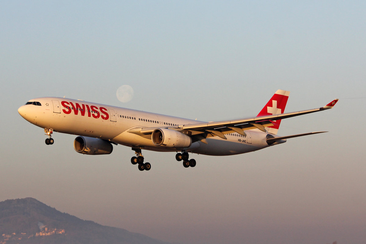 SWISS International Air Lines, HB-JHC, Airbus A330-343X, msn: 1029,  Bellinzona , 21.Februar 2019, ZRH Zürich, Switzerland.