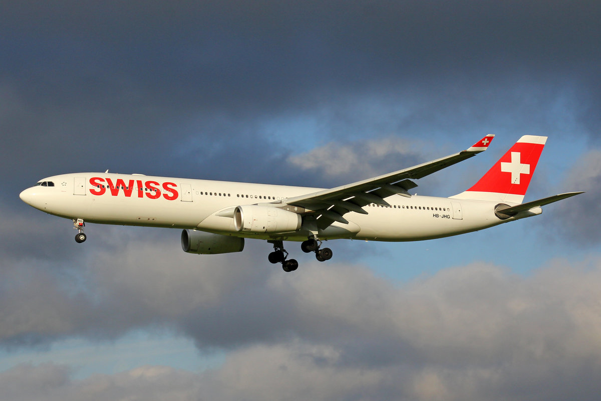 SWISS International Air Lines, HB-JHG, Airbus A330-343X,  Glarus , 7.August 2017, ZRH Zürich, Switzerland.