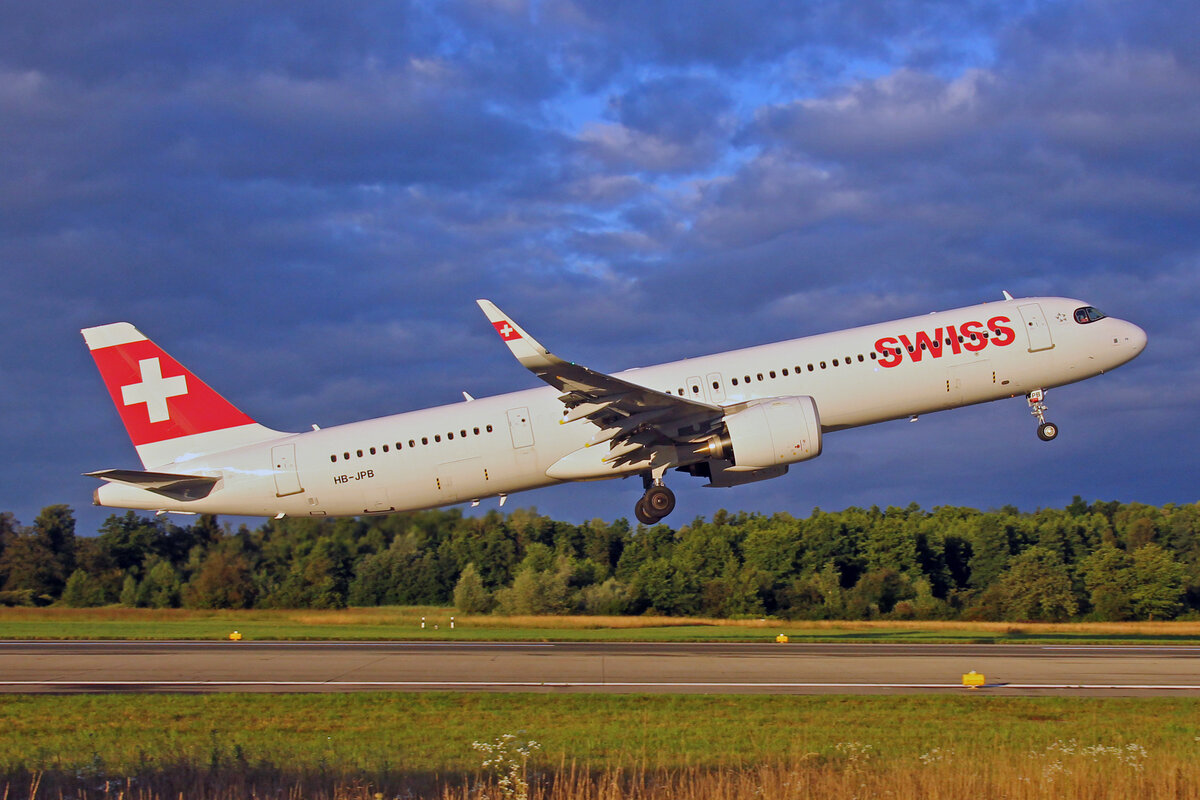 SWISS International Air Lines, HB-JPB, Airbus A321-271NX, msn: 10115,  Château-d'Oex , 08.August 2021, ZRH Zürich, Switzerland.