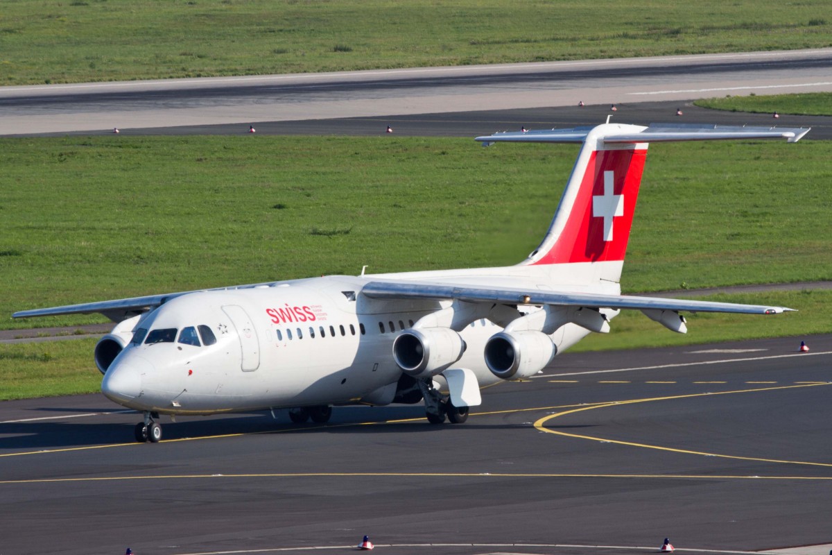 Swiss (LX-SWR), HB-IXO  Ottoberg  (neuer Taufname), BAe/Avro, 146-300/RJ-100, 22.08.2015, DUS-EDDL, Düsseldorf, Germany 