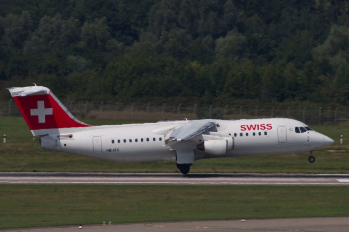 Swiss (LX-SWR), HB-IXX  Schafarnisch  (neuer Taufname), BAe/Avro, 146-300/RJ-100, 22.08.2015, DUS-EDDL, Düsseldorf, Germany 