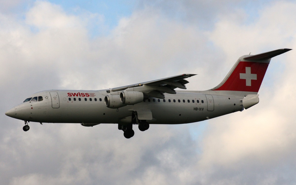 Swiss,HB-IXV,(c/nE3274),British Aerospace Avro RJ100,09.11.2013,HAM-EDDH,Hamburg,Germany