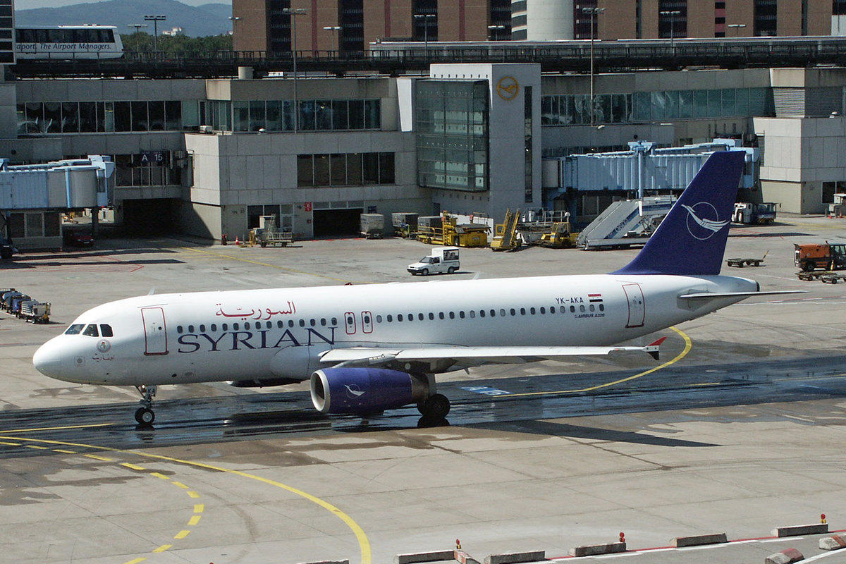 Syrianair, YK-AKA, Airbus A320-232, msn: 886,  Ugarit , 19.Juli 2003, FRA Frankfurt, Germany.