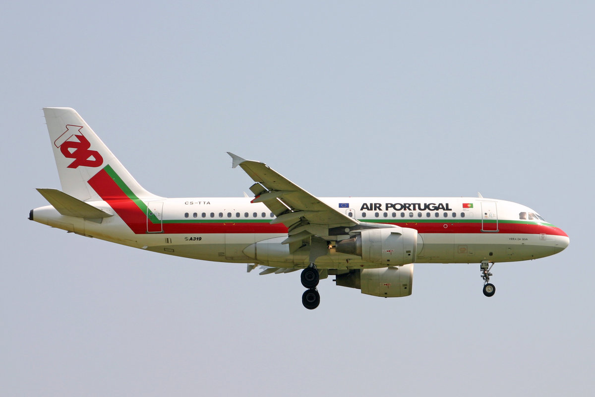 TAP Air Portugal, CS-TTA, Airbus A319-111, msn: 750,  Vieira da Silva , 23.Juli 2004, ZRH Zürich, Switzerland.