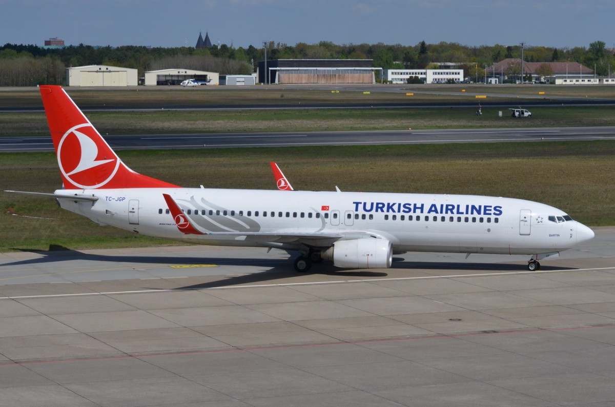 TC-JGP Turkish Airlines Boeing 737-8F2(WL)   zum Gate am 29.04.2015 in Tegel