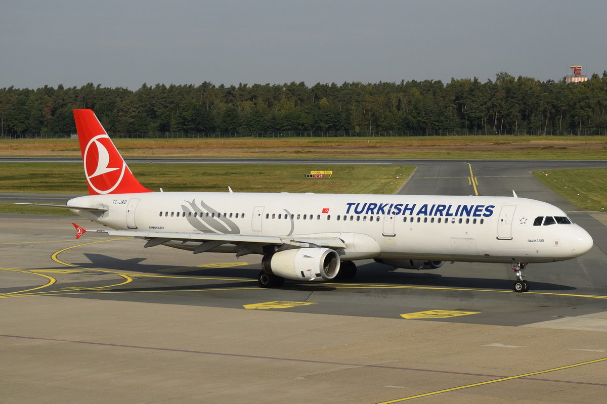 TC-JRD Turkish Airlines Airbus A321-231  zum Start am 01.10.2016 in Nürnberg