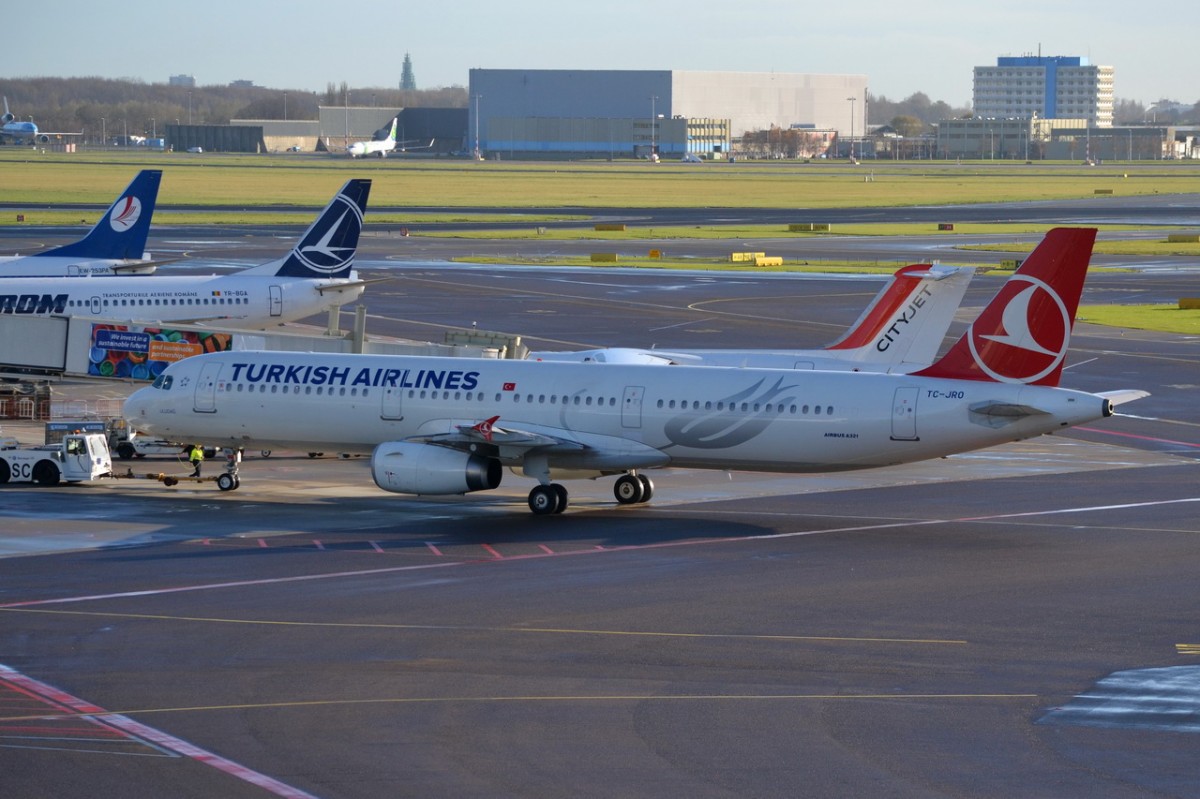 TC-JRO Turkish Airlines Airbus A321-231      30.11.2013

Amsterdam-Schiphol