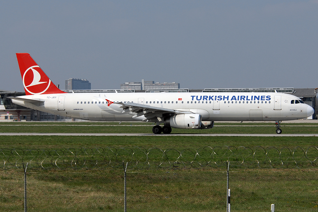 TC-JRY Airbus A321-231 15.04.2019