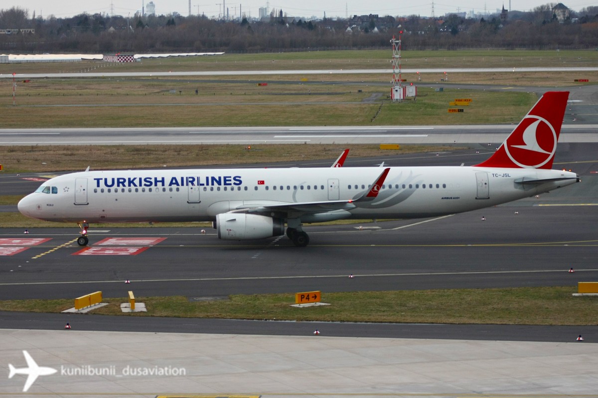 TC-JSL aus Istanbul-Atatürk Airbus A321     01.03.2015