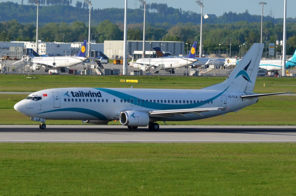TC-TLA Tailwind Airlines Boeing 737-4Q8  in München gelandet  10.05.2015