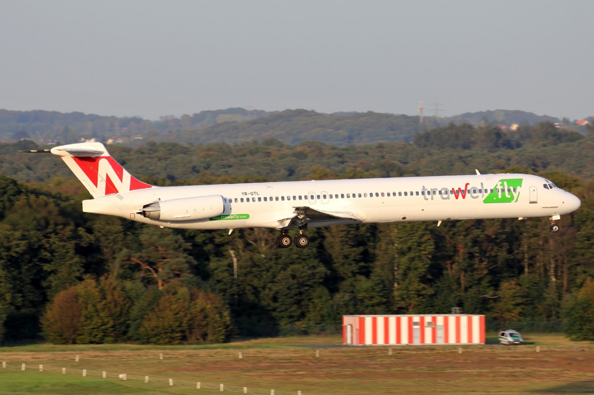Trawelfly (Ten Airways) YR-OTL bei der Landung in Köln/Bonn 28.9.2014
