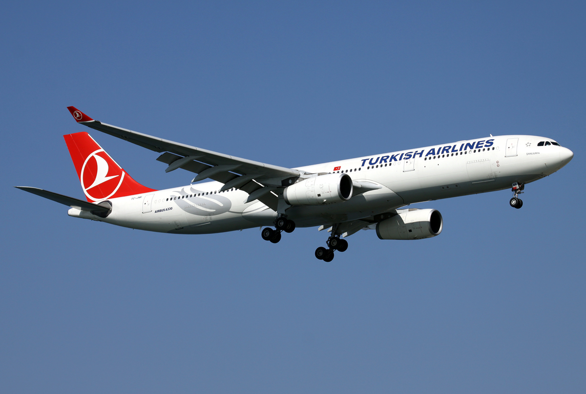 Turkish A330-300 TC-JNK im Anflug auf 23 in IST / LTBA / Istanbul am 22.03.2014