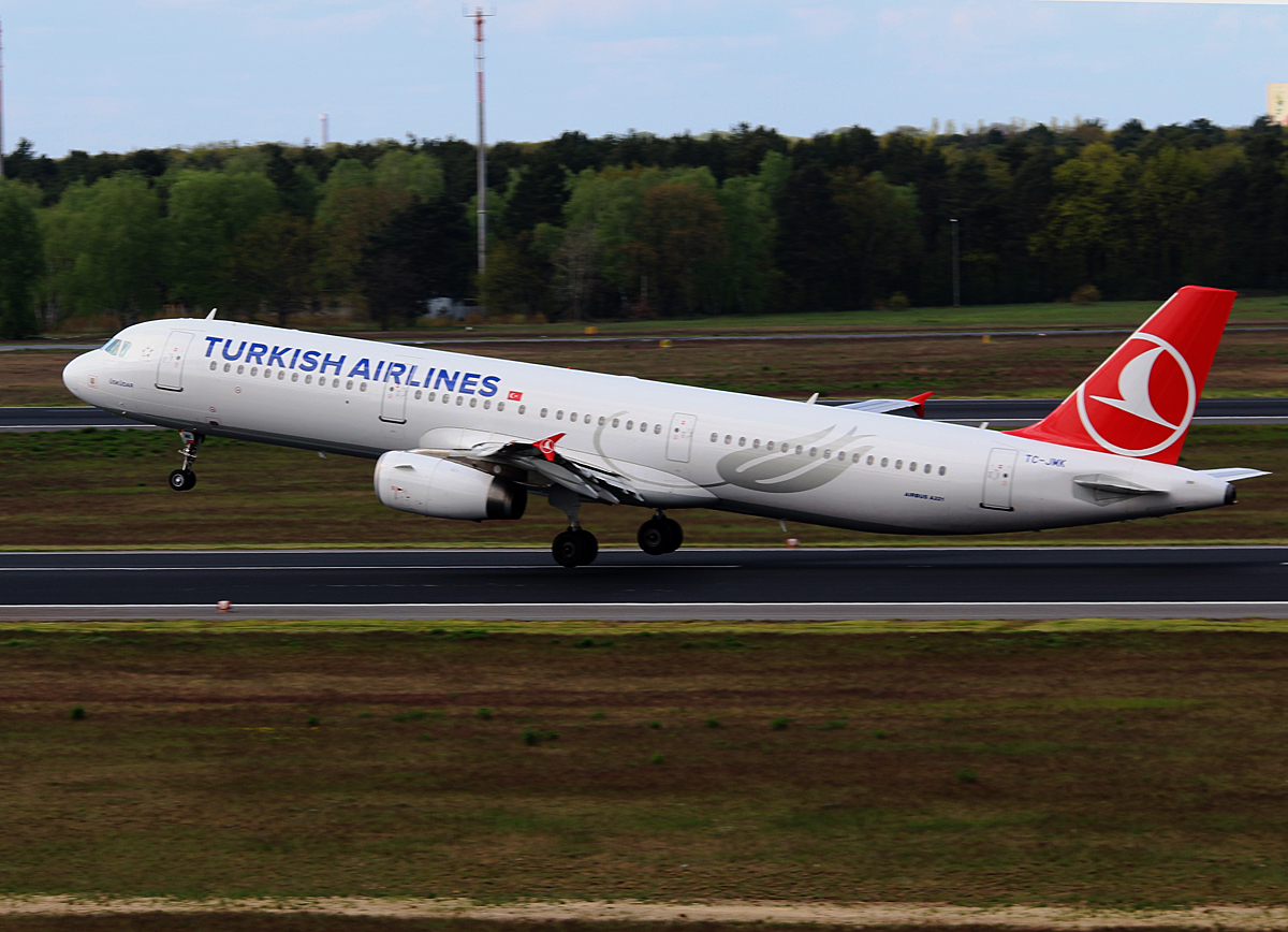 Turkish Airlines, Airbus A 321-232, TC-JMK, TXL, 04.05.2016