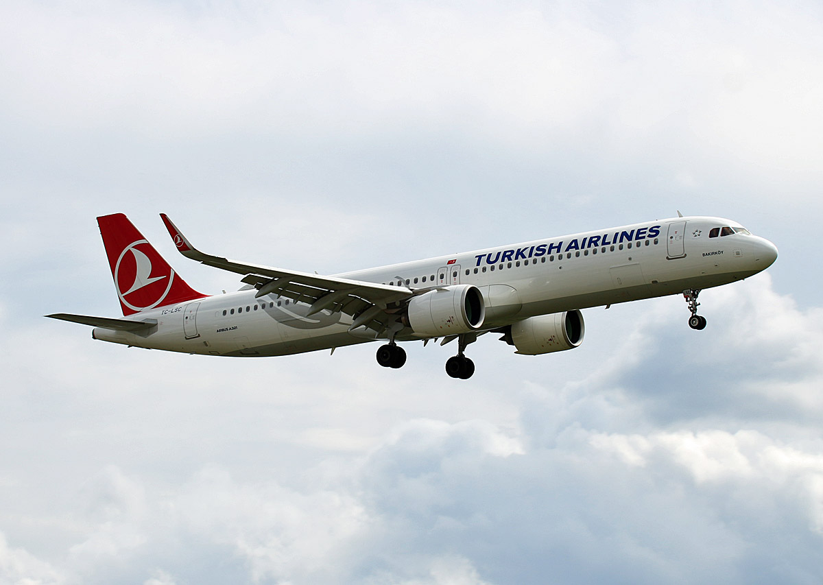 Turkish Airlines, Airbus A 321-271NX, TC-LSC, TXL, 10.08.2019