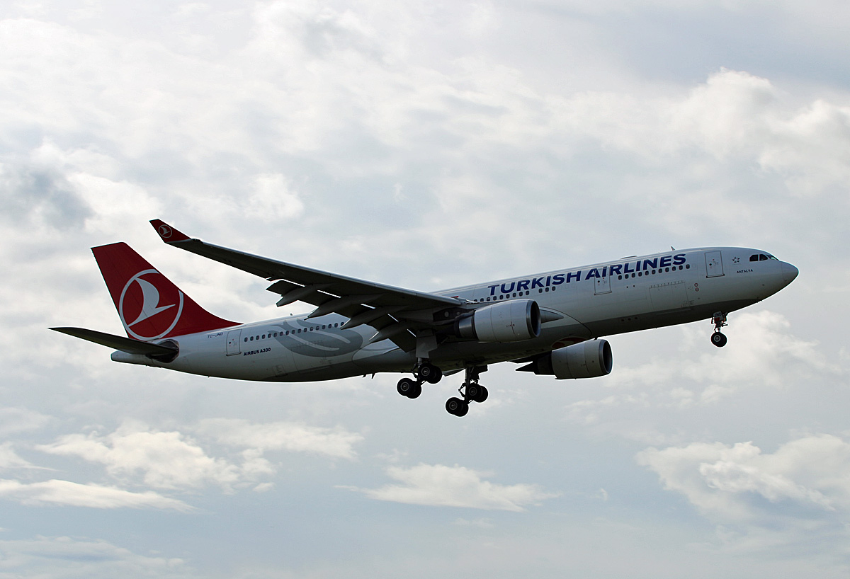 Turkish Airlines, Airbus A 330-203, TC-JND, TXL, 10.08.2019