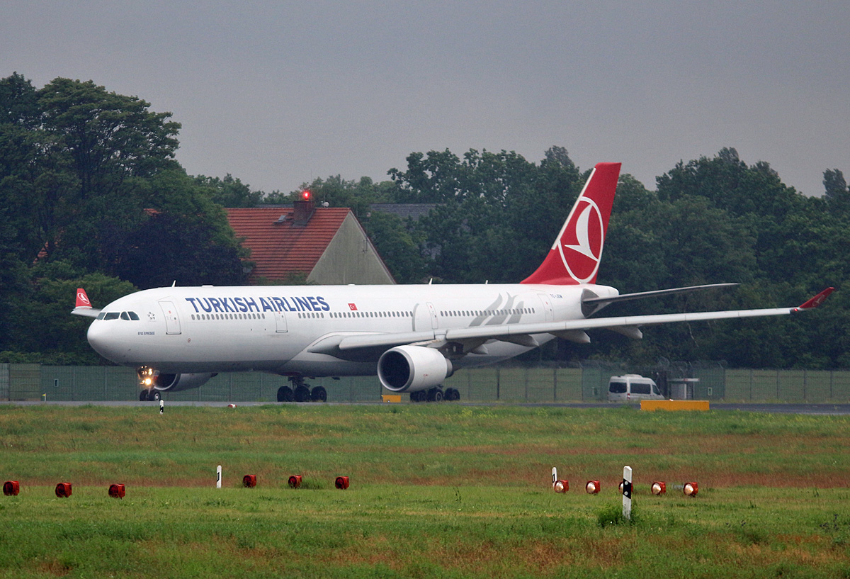 Turkish Airlines, Airbus A 330-303, TC-JOM, TXL, 04.06.2017