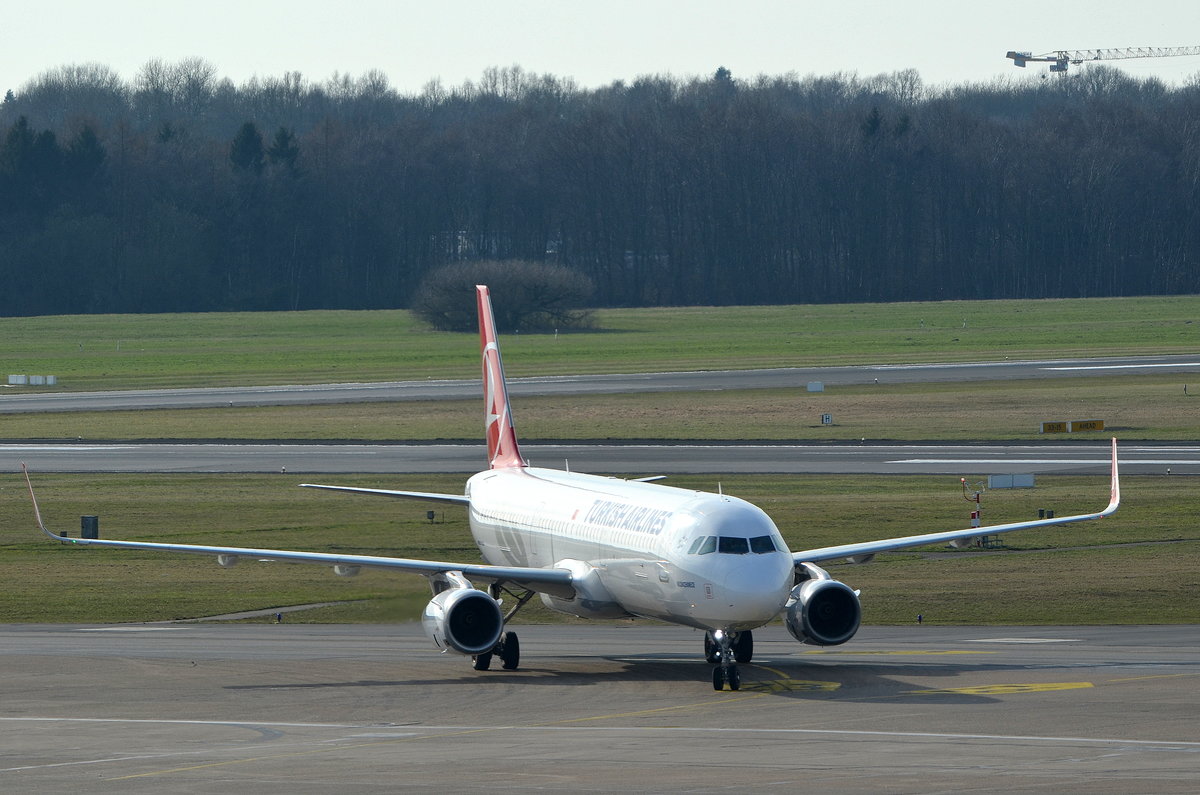 Turkish Airlines Airbus A321 TC-JTJ Kücükcekmece nach der Landung am Airport Hamburg Helmut Schmidt am 07.04.18