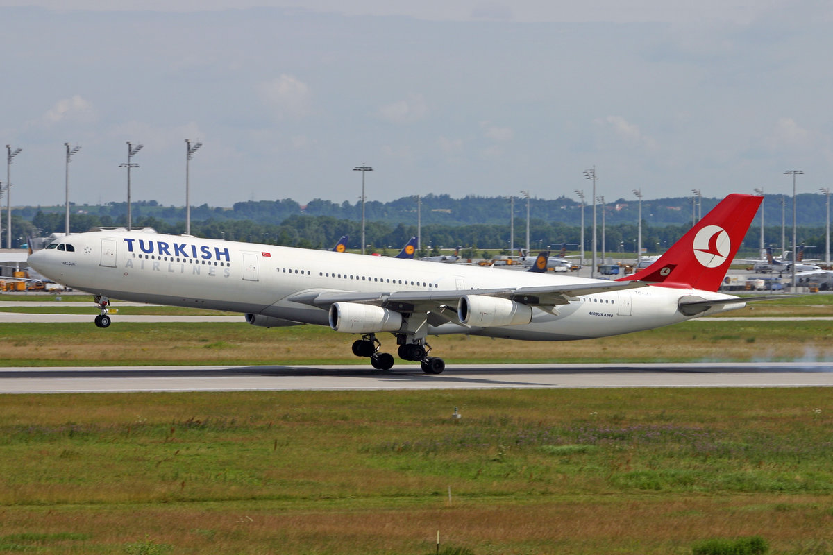 Turkish Airlines, TC-JIJ, Airbus A340-313X, msn: 216, 11.September 2009, MUC München, Germany.