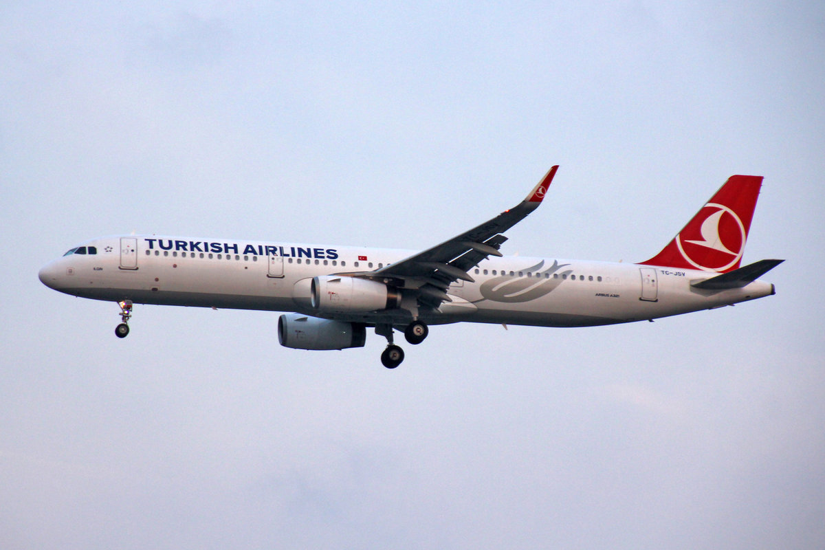 Turkish Airlines, TC-JSV, Airbus A321-231, msn: 6751,  Ilgin , 15.Oktober 2018, MXP Milano-Malpensa, Italy.