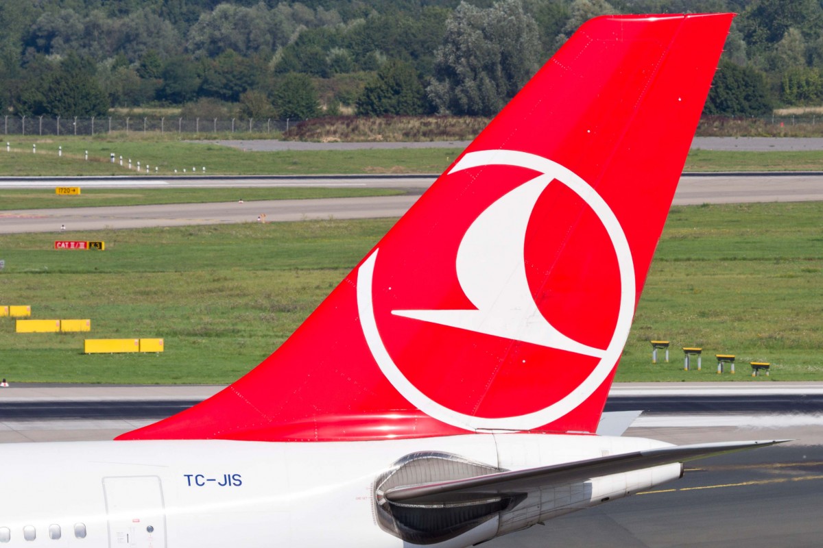 Turkish Airlines (TK-THY), TC-JIS, Airbus, A 330-223 (Seitenleitwerk/Tail), 22.08.2015, DUS-EDDL, Düsseldorf, Germany