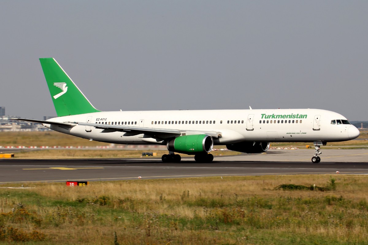 Turkmenistan EZ-A012 beim Start in Frankfurt 19.7.2014