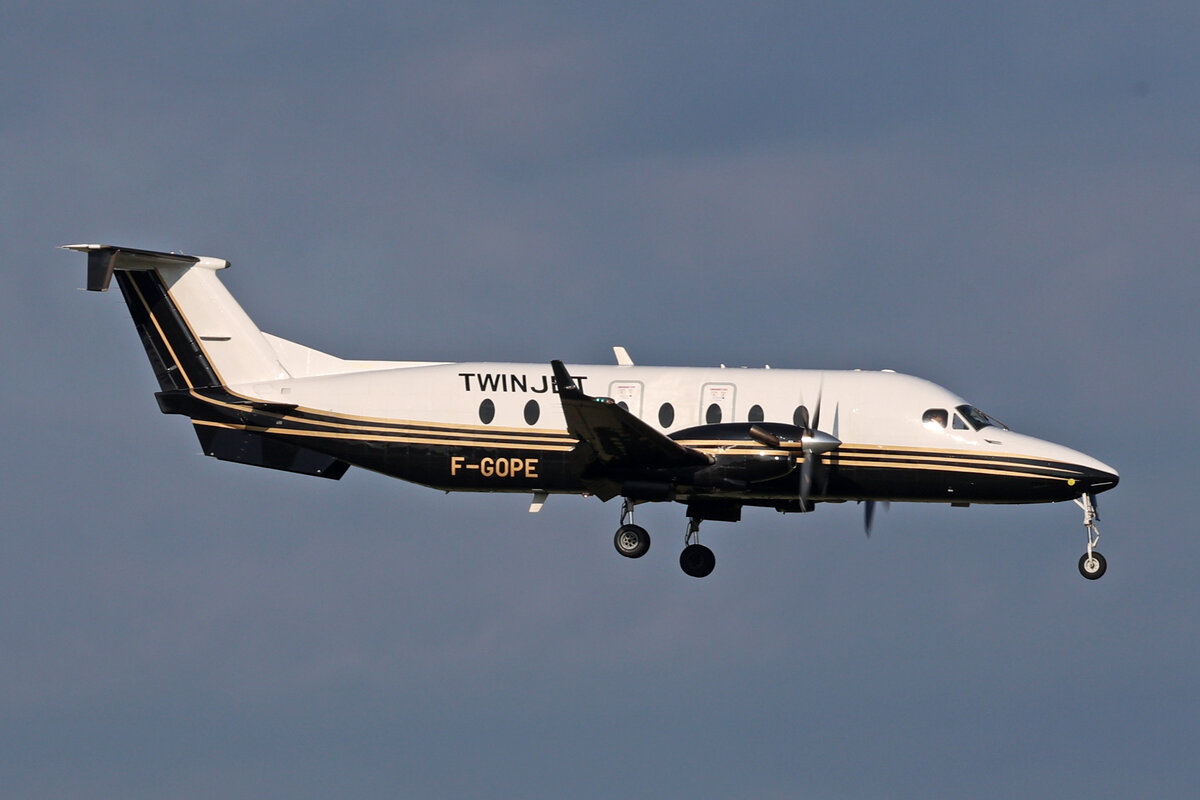 Twin Jet, F-GOPE, Beech 1900D, msn: UW103, 13.Juli 2023, MXP Milano Malpensa, Italy.