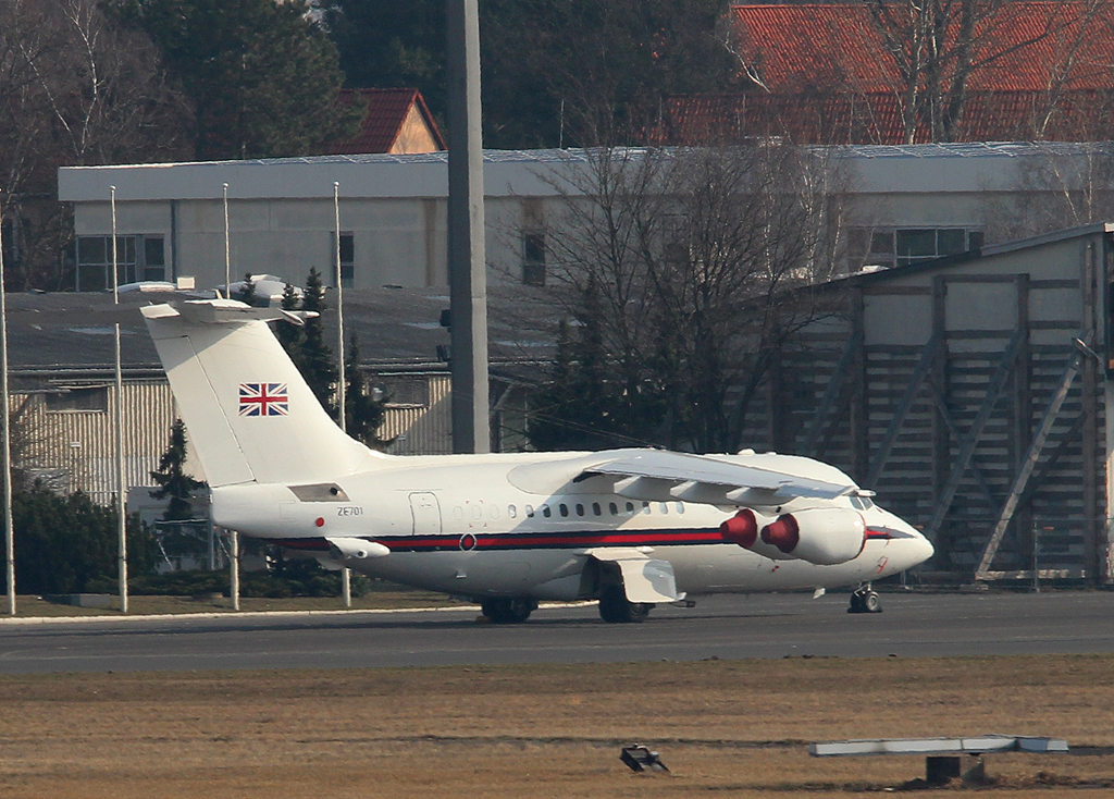 UK Air Force BAe-146-100 CC2 ZE701 am 14.04.2013 auf dem Flughafen Berlin-Tegel