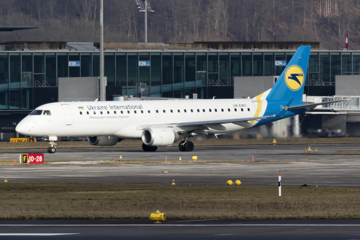 Ukraine International Airlines, UR-EMC, Embraer, ERJ-190, 23.01.2016, ZRH, Zürich, Switzerland 




