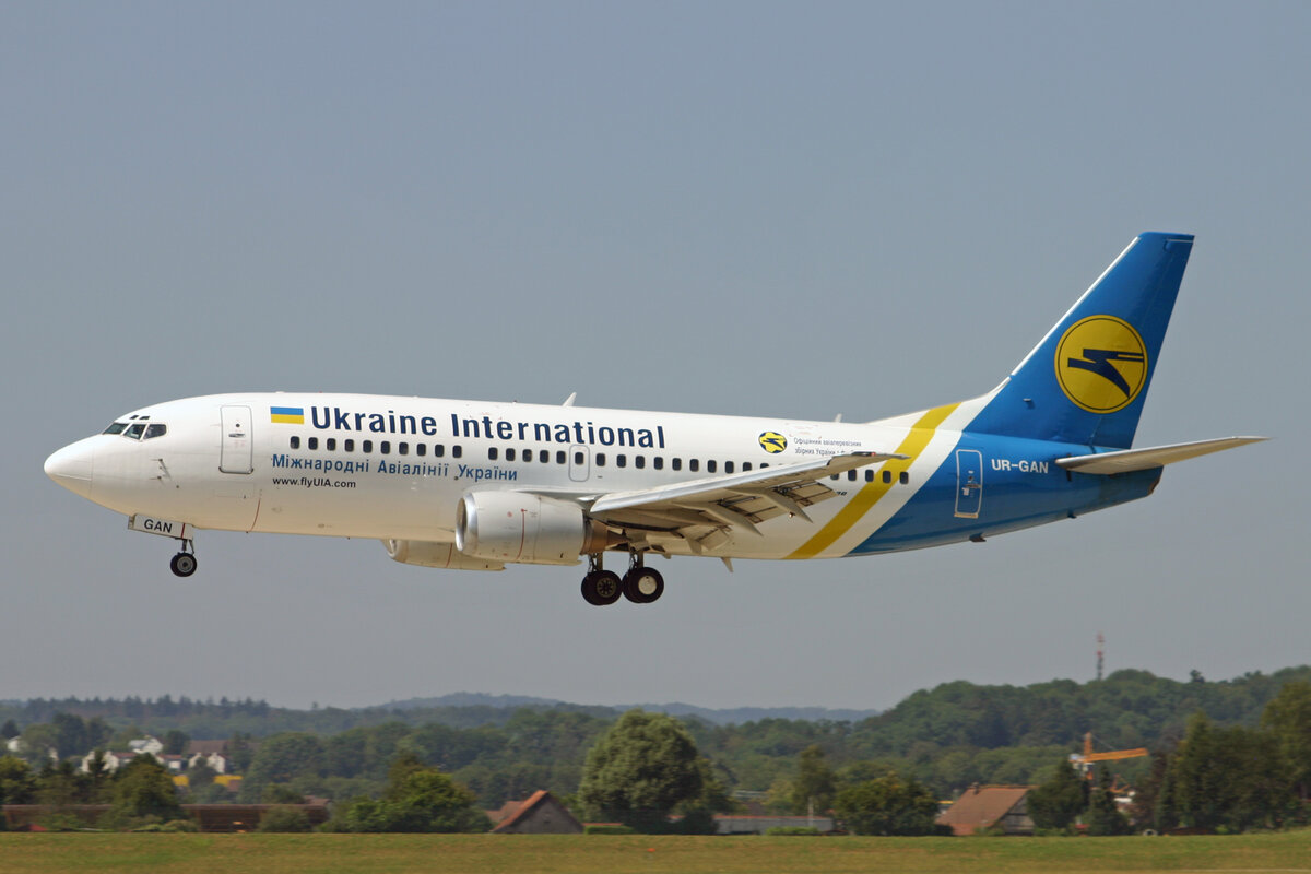 Ukraine International Airlines, UR-GAN, Boeing B737-36N, msn: 28569/2996,, 24.Juli 2006, ZRH Zürich, Switzerland.