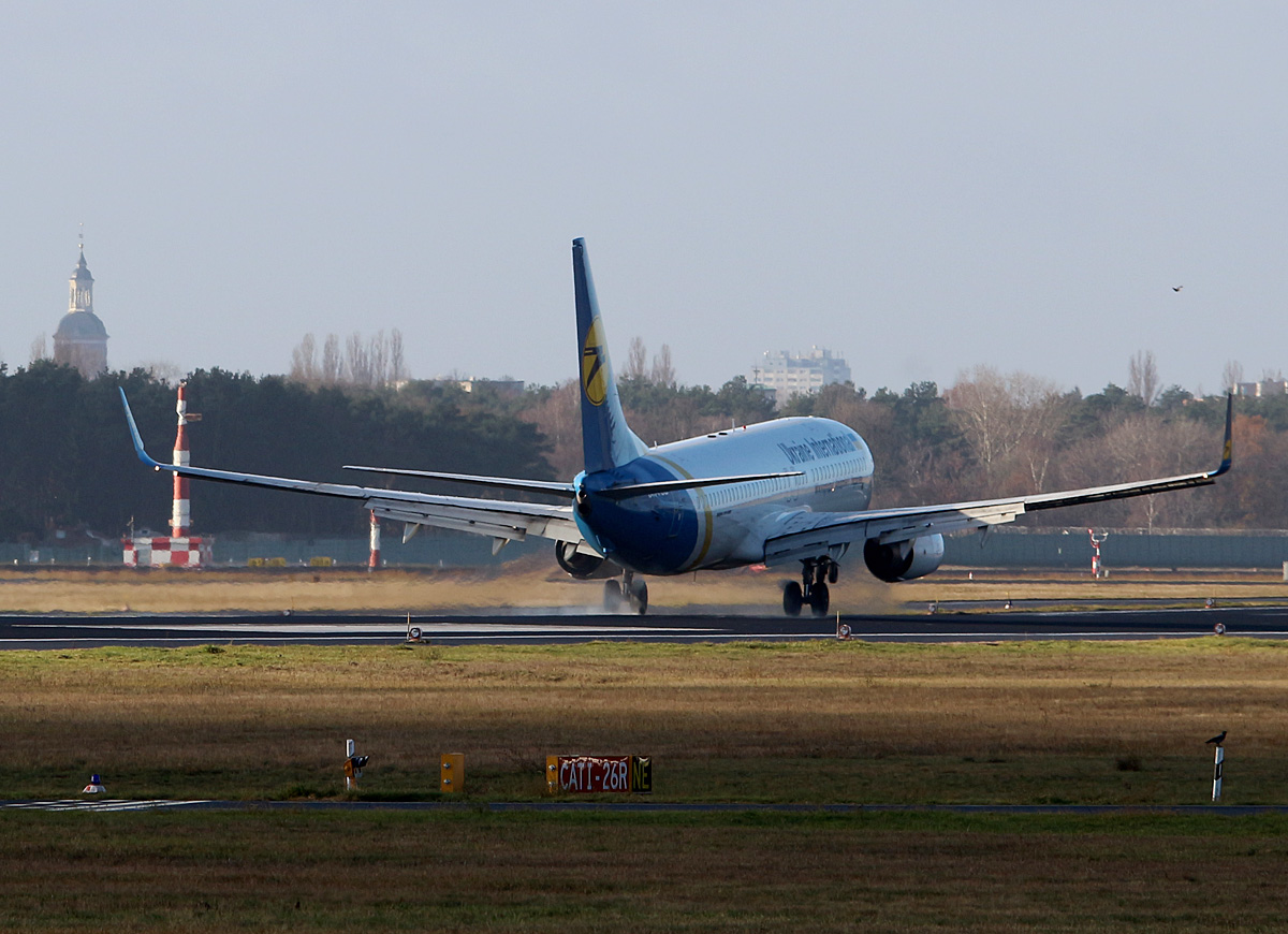 Ukraine International, Boeing B 737-85R, UR-PSG, TXL, 27.11.2016